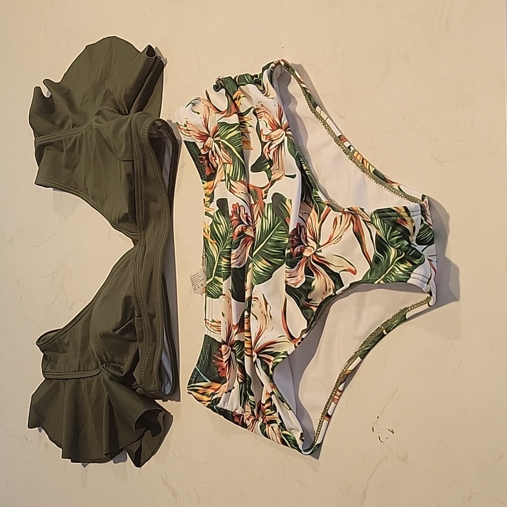 Sporty bikini size small NWOT